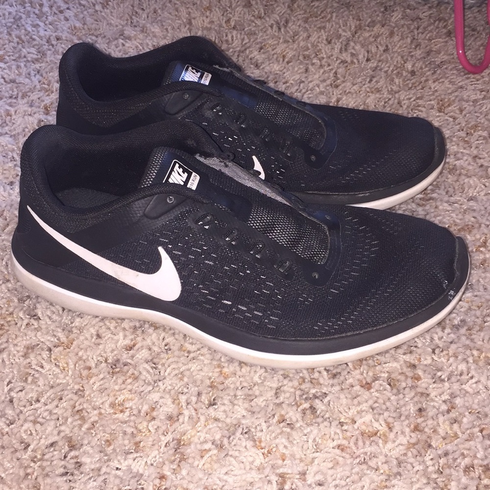 Nike flex running shoes!!
